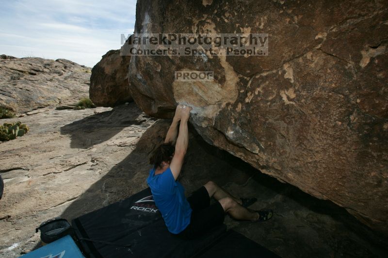 Bouldering during the Hueco Tanks Awesome Fest 14.2.

Filename: srm_20140223_14523460.jpg
Aperture: f/8.0
Shutter Speed: 1/320
Body: Canon EOS-1D Mark II
Lens: Canon EF 16-35mm f/2.8 L