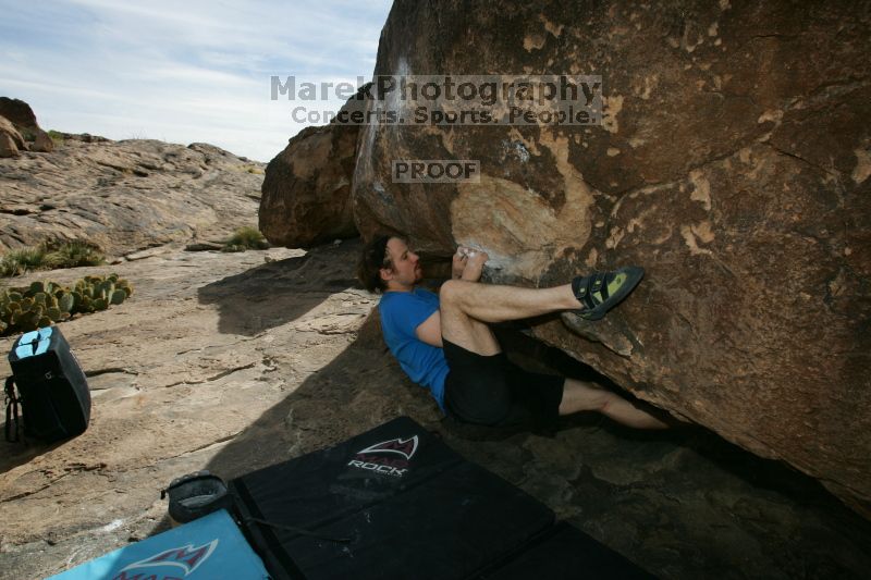 Bouldering during the Hueco Tanks Awesome Fest 14.2.

Filename: srm_20140223_14530063.jpg
Aperture: f/8.0
Shutter Speed: 1/320
Body: Canon EOS-1D Mark II
Lens: Canon EF 16-35mm f/2.8 L