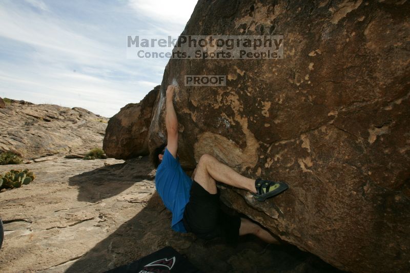 Bouldering during the Hueco Tanks Awesome Fest 14.2.

Filename: srm_20140223_14530266.jpg
Aperture: f/8.0
Shutter Speed: 1/320
Body: Canon EOS-1D Mark II
Lens: Canon EF 16-35mm f/2.8 L