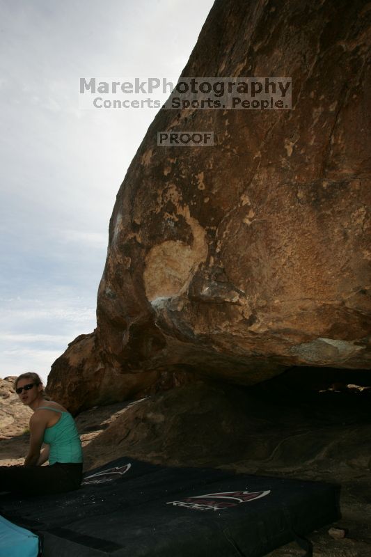 Bouldering during the Hueco Tanks Awesome Fest 14.2.

Filename: srm_20140223_15032068.jpg
Aperture: f/8.0
Shutter Speed: 1/320
Body: Canon EOS-1D Mark II
Lens: Canon EF 16-35mm f/2.8 L