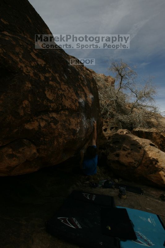 Bouldering during the Hueco Tanks Awesome Fest 14.2.

Filename: srm_20140223_15134281.jpg
Aperture: f/8.0
Shutter Speed: 1/250
Body: Canon EOS-1D Mark II
Lens: Canon EF 16-35mm f/2.8 L