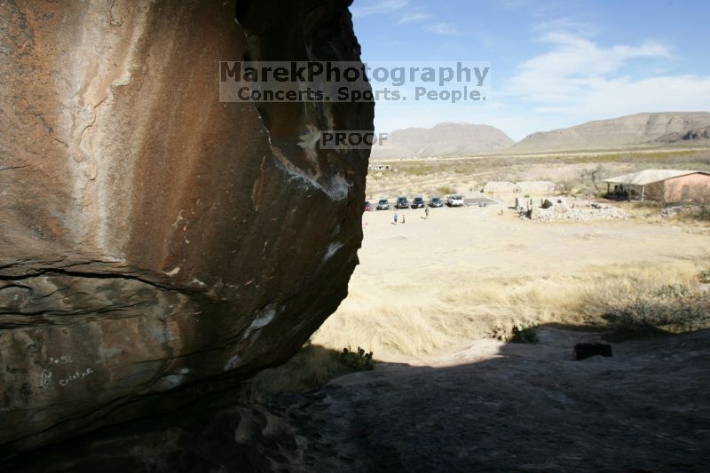 Bouldering during the Hueco Tanks Awesome Fest 14.2.

Filename: srm_20140222_16504023.jpg
Aperture: f/8.0
Shutter Speed: 1/400
Body: Canon EOS-1D Mark II
Lens: Canon EF 16-35mm f/2.8 L