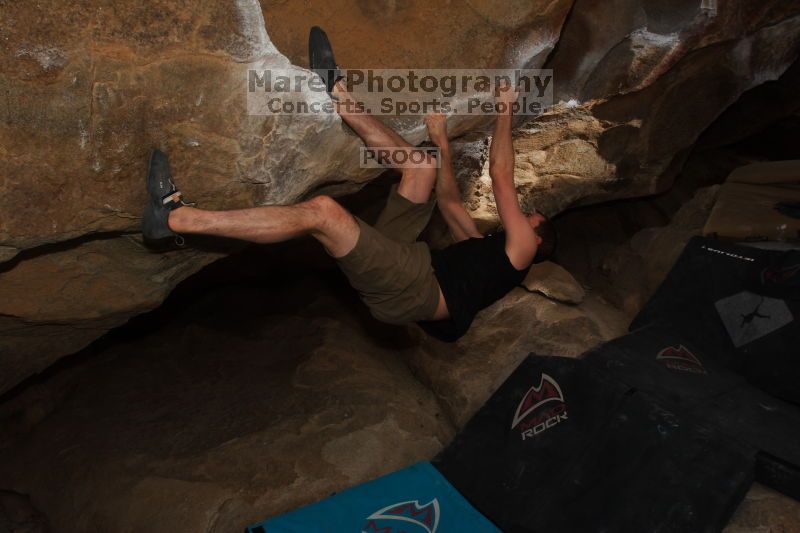 Bouldering in Hueco Tanks on %m/%d/%Y

Filename: SRM_20160219_1453130.jpg
Aperture: f/10.0
Shutter Speed: 1/250
Body: Canon EOS 20D
Lens: Canon EF 16-35mm f/2.8 L