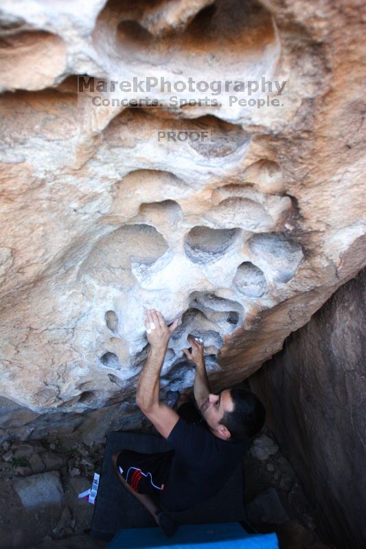 Bouldering in Hueco Tanks on 02/20/2016

Filename: SRM_20160220_1314100.JPG
Aperture: f/2.8
Shutter Speed: 1/250
Body: Canon EOS 20D
Lens: Canon EF 16-35mm f/2.8 L