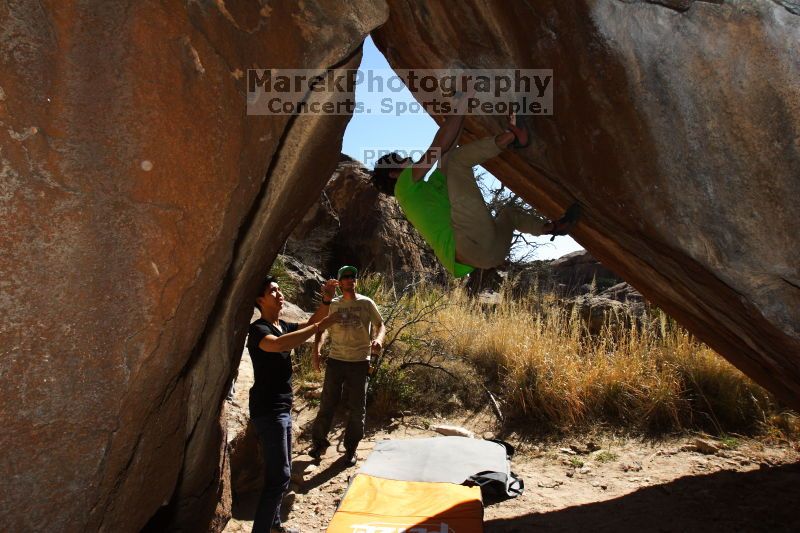 Bouldering in Hueco Tanks on 02/27/2016 with Blue Lizard Climbing and Yoga

Filename: SRM_20160227_1335580.JPG
Aperture: f/8.0
Shutter Speed: 1/250
Body: Canon EOS 20D
Lens: Canon EF 16-35mm f/2.8 L