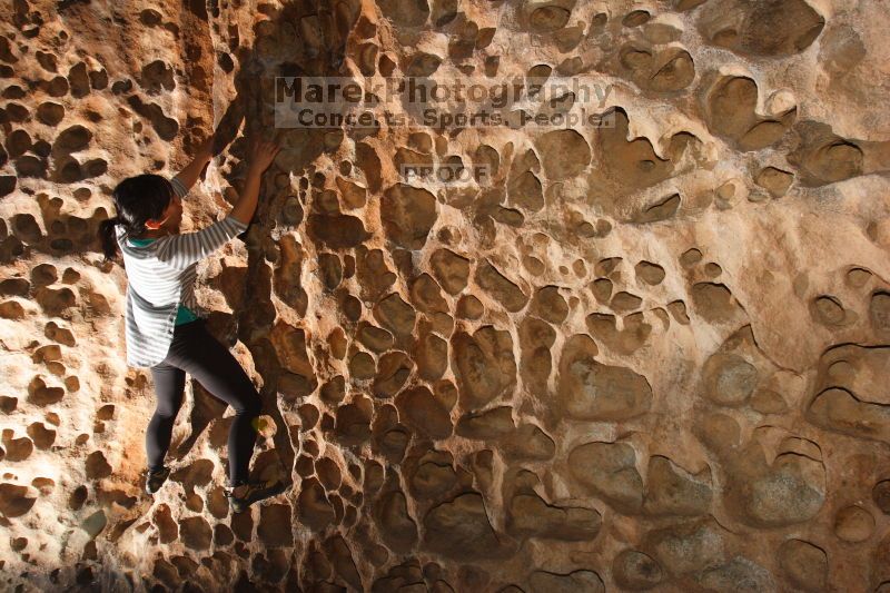 Bouldering in Hueco Tanks on 03/19/2016 with Blue Lizard Climbing and Yoga

Filename: SRM_20160319_1610380.jpg
Aperture: f/5.6
Shutter Speed: 1/250
Body: Canon EOS 20D
Lens: Canon EF 16-35mm f/2.8 L