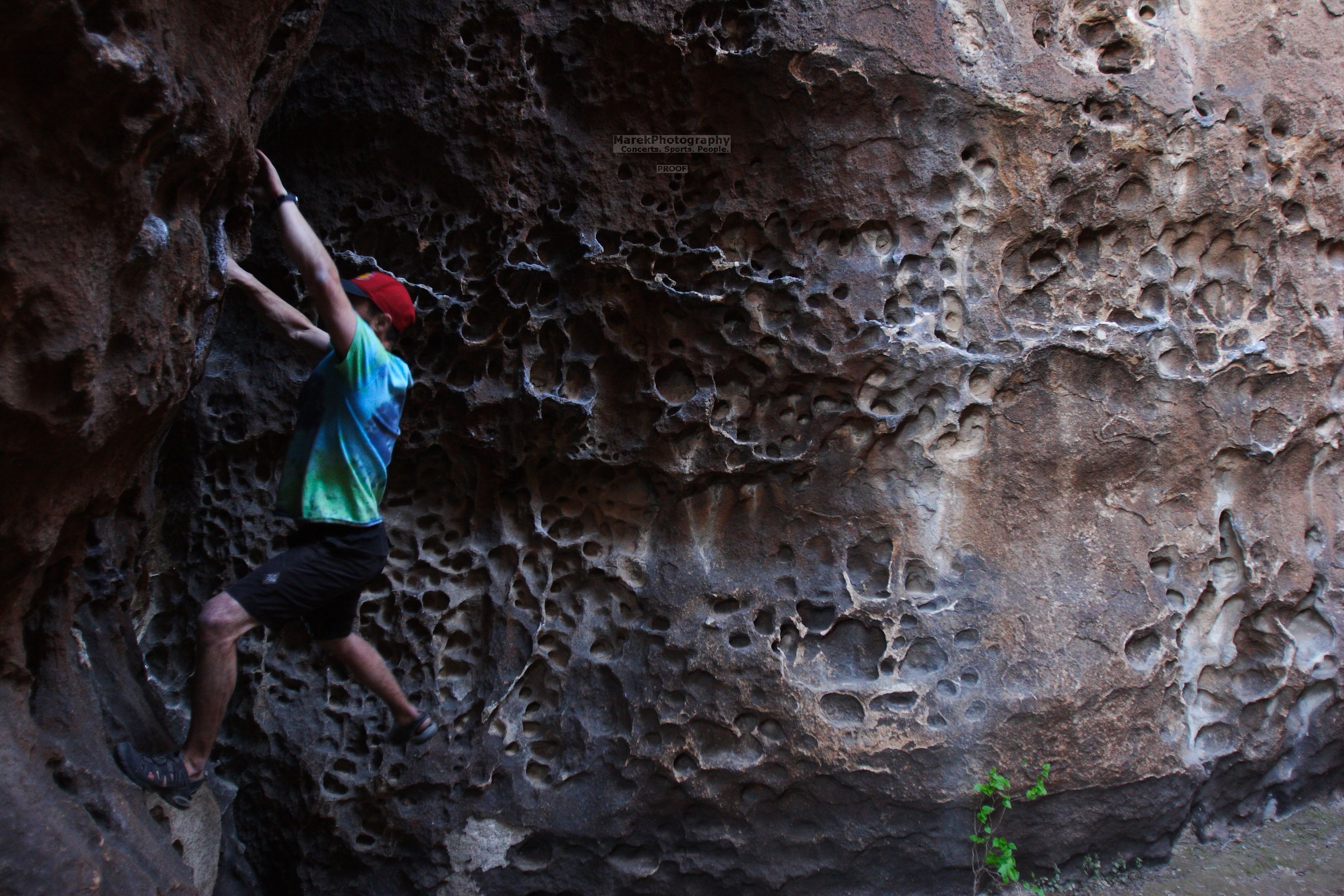 Bouldering in Hueco Tanks on 03/26/2016 with Blue Lizard Climbing and Yoga

Filename: SRM_20160326_1600290.jpg
Aperture: f/2.8
Shutter Speed: 1/80
Body: Canon EOS 20D
Lens: Canon EF 16-35mm f/2.8 L