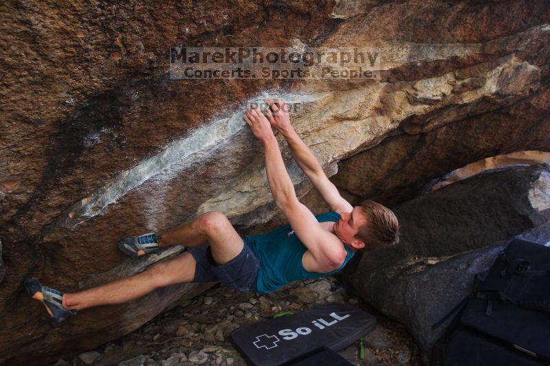 Bouldering in Hueco Tanks on 04/11/2016 with Blue Lizard Climbing and Yoga

Filename: SRM_20160411_1653141.jpg
Aperture: f/3.5
Shutter Speed: 1/320
Body: Canon EOS 20D
Lens: Canon EF 16-35mm f/2.8 L