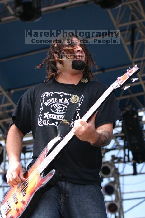 Smile Empty Soul performs on the 99X stage on the second day of Music Midtown, 2004.

Filename: IMG_6281.jpg
Aperture: f/4.0
Shutter Speed: 1/320
Body: Canon EOS DIGITAL REBEL
Lens: Canon EF 80-200mm f/2.8 L