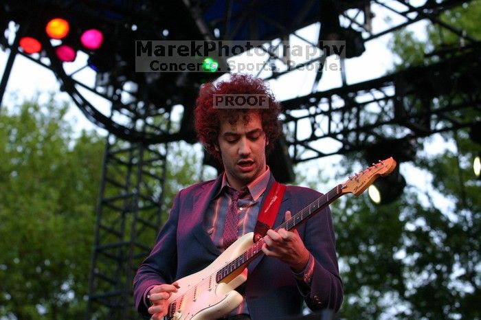 The Strokes perform on the 99X stage on the second day of Music Midtown, 2004.

Filename: IMG_6594.jpg
Aperture: f/5.0
Shutter Speed: 1/320
Body: Canon EOS DIGITAL REBEL
Lens: Canon EF 80-200mm f/2.8 L