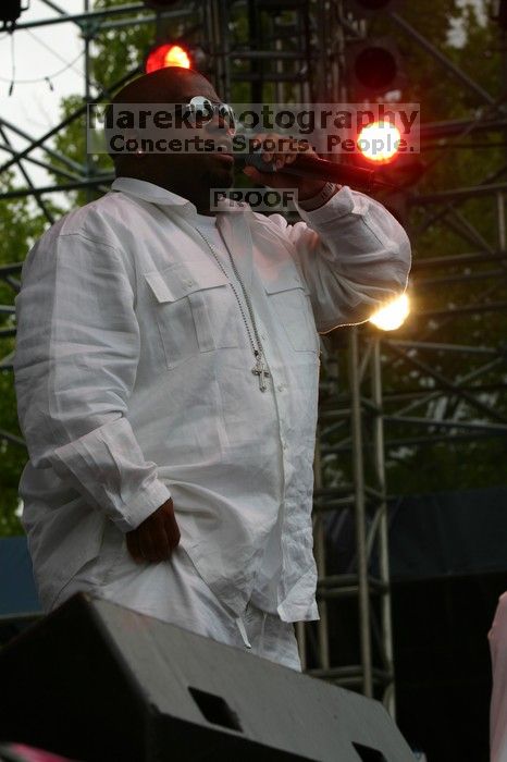 Cee Lo performs on the third day of Music Midtown, 2004.

Filename: IMG_6927.jpg
Aperture: f/8.0
Shutter Speed: 1/320
Body: Canon EOS DIGITAL REBEL
Lens: Canon EF 80-200mm f/2.8 L