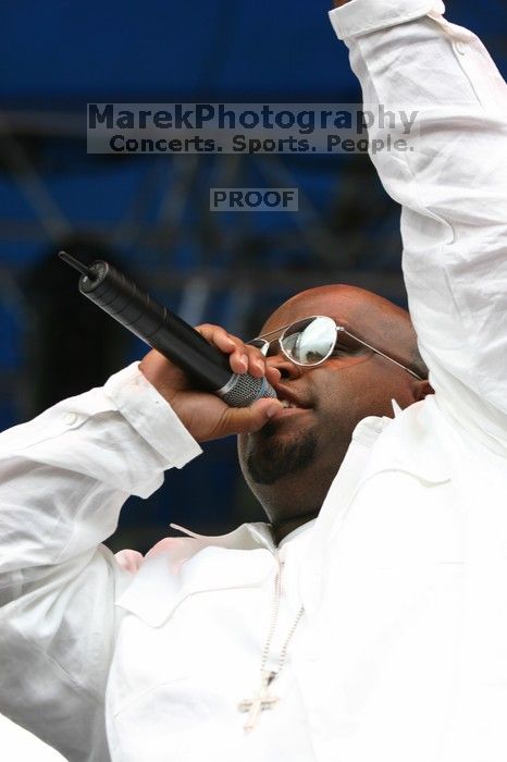 Cee Lo performs on the third day of Music Midtown, 2004.

Filename: IMG_6922.jpg
Aperture: f/3.5
Shutter Speed: 1/320
Body: Canon EOS DIGITAL REBEL
Lens: Canon EF 80-200mm f/2.8 L