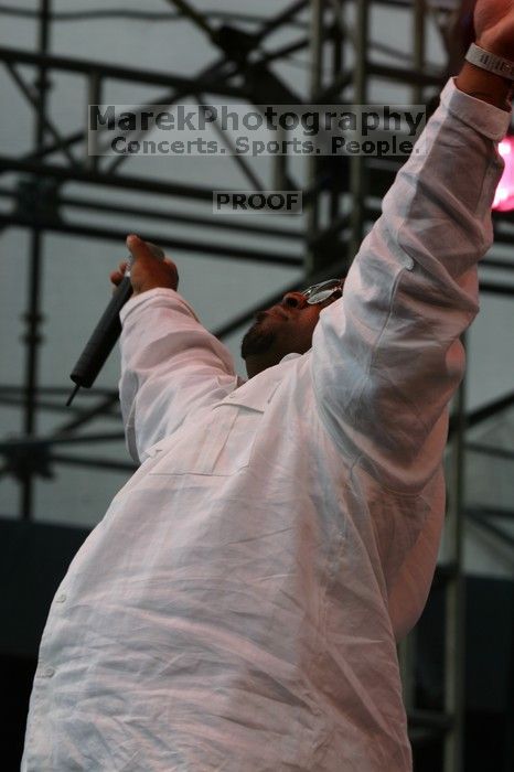 Cee Lo performs on the third day of Music Midtown, 2004.

Filename: IMG_6958.jpg
Aperture: f/7.1
Shutter Speed: 1/320
Body: Canon EOS DIGITAL REBEL
Lens: Canon EF 80-200mm f/2.8 L