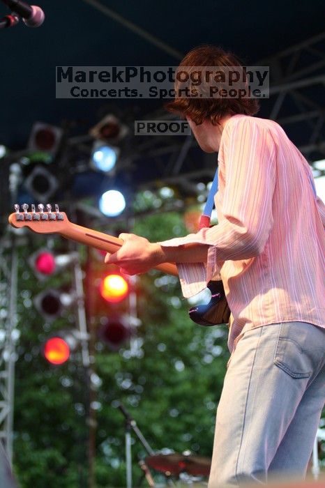 The Whigs perform on the third day of Music Midtown, 2004.

Filename: IMG_7056.jpg
Aperture: f/2.8
Shutter Speed: 1/250
Body: Canon EOS DIGITAL REBEL
Lens: Canon EF 80-200mm f/2.8 L