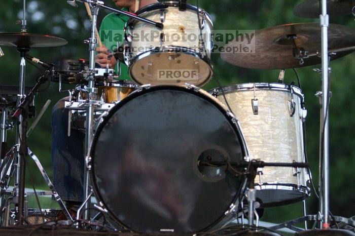 The Whigs perform on the third day of Music Midtown, 2004.

Filename: IMG_7071.jpg
Aperture: f/2.8
Shutter Speed: 1/250
Body: Canon EOS DIGITAL REBEL
Lens: Canon EF 80-200mm f/2.8 L