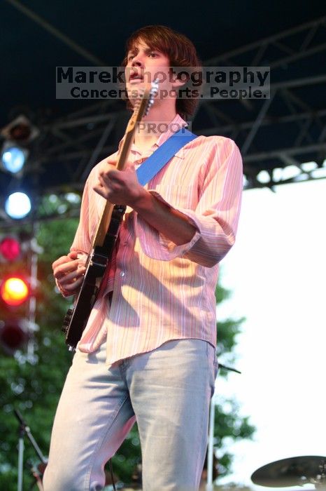 The Whigs perform on the third day of Music Midtown, 2004.

Filename: IMG_7057.jpg
Aperture: f/2.8
Shutter Speed: 1/250
Body: Canon EOS DIGITAL REBEL
Lens: Canon EF 80-200mm f/2.8 L