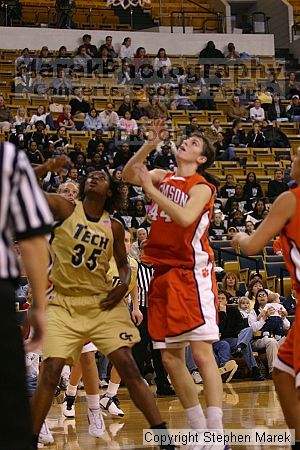 The Georgia Tech women's basketball team played Clemson.

Filename: img_0584_std.jpg
Aperture: f/2.8
Shutter Speed: 1/320
Body: Canon EOS DIGITAL REBEL
Lens: Canon EF 80-200mm f/2.8 L