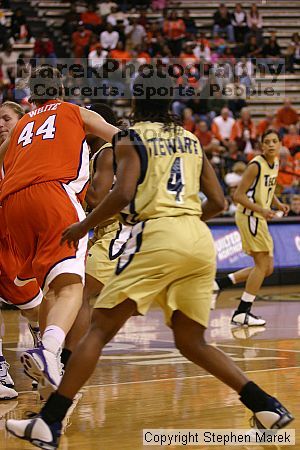 The Georgia Tech women's basketball team played Clemson.

Filename: img_0674_std.jpg
Aperture: f/2.8
Shutter Speed: 1/320
Body: Canon EOS DIGITAL REBEL
Lens: Canon EF 80-200mm f/2.8 L