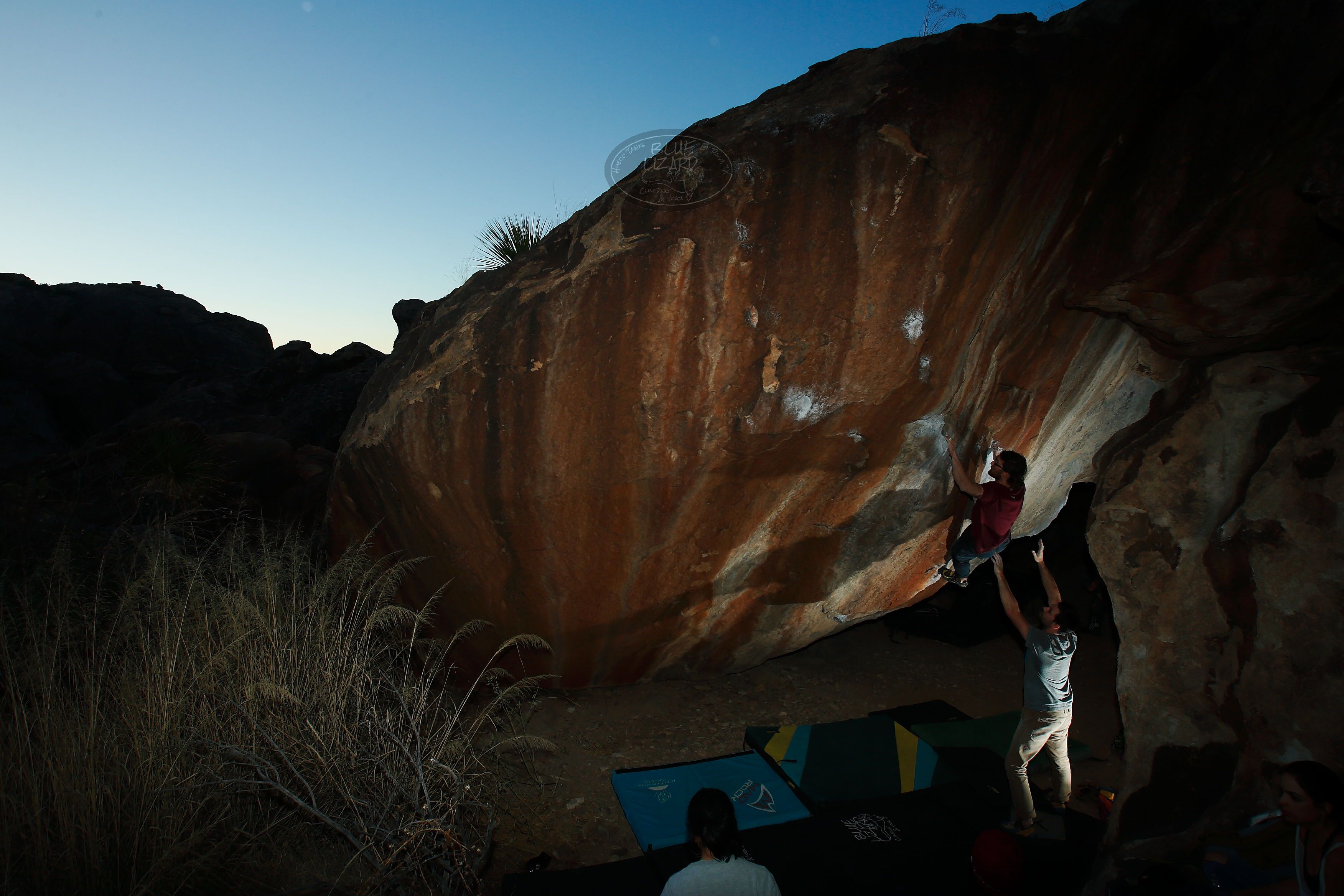 

Filename: SRM_20171229_1741340.jpg
Aperture: f/8.0
Shutter Speed: 1/250
Body: Canon EOS-1D Mark II
Lens: Canon EF 16-35mm f/2.8 L