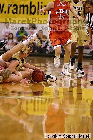 The Georgia Tech women's basketball team played Clemson.

Filename: img_0580_std.jpg
Aperture: f/2.8
Shutter Speed: 1/320
Body: Canon EOS DIGITAL REBEL
Lens: Canon EF 80-200mm f/2.8 L