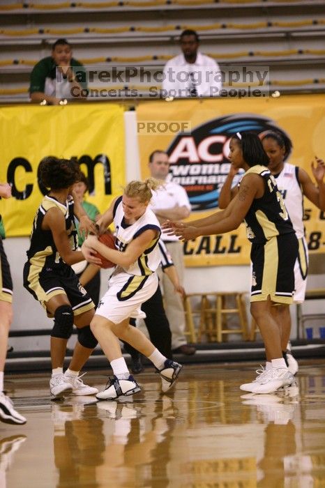 The Georgia Tech women's basketball team played Wake Forest.

Filename: IMG_1087.jpg
Aperture: f/2.8
Shutter Speed: 1/250
Body: Canon EOS DIGITAL REBEL
Lens: Canon EF 80-200mm f/2.8 L