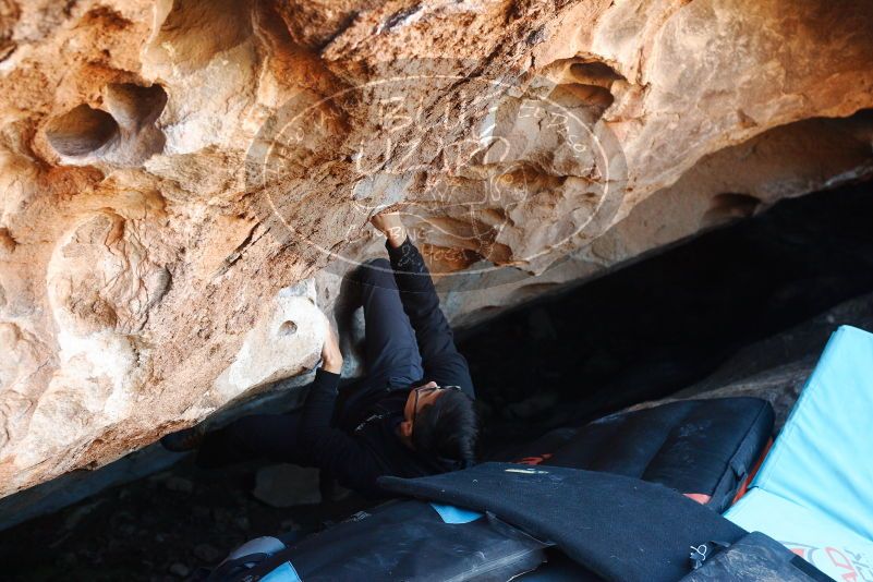 Bouldering in Hueco Tanks on 11/02/2018 with Blue Lizard Climbing and Yoga

Filename: SRM_20181102_1042460.jpg
Aperture: f/4.0
Shutter Speed: 1/125
Body: Canon EOS-1D Mark II
Lens: Canon EF 50mm f/1.8 II