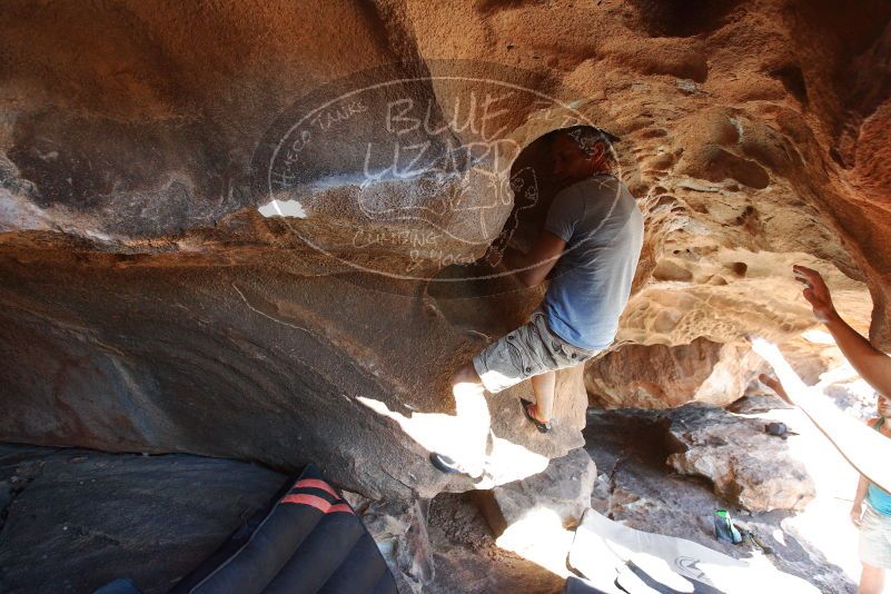 Bouldering in Hueco Tanks on 11/03/2018 with Blue Lizard Climbing and Yoga

Filename: SRM_20181103_1458330.jpg
Aperture: f/4.0
Shutter Speed: 1/320
Body: Canon EOS-1D Mark II
Lens: Canon EF 16-35mm f/2.8 L