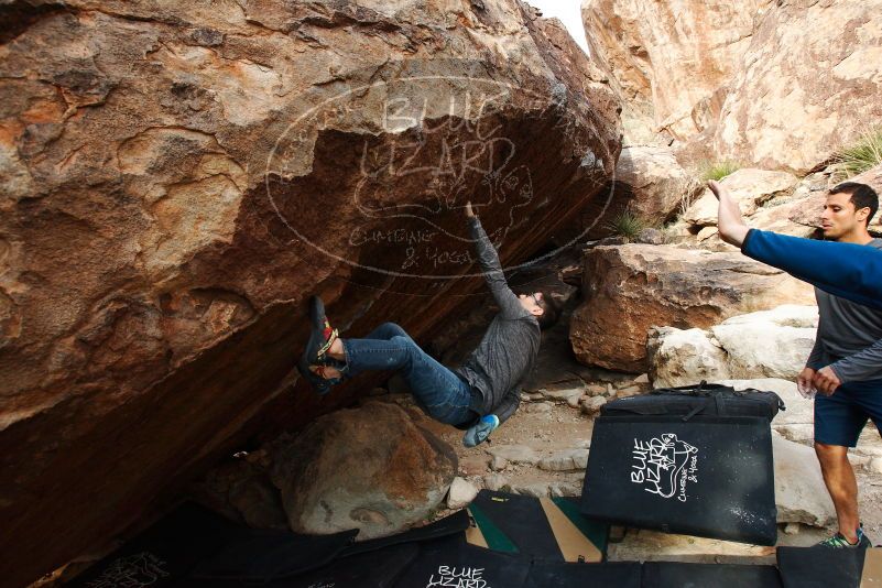 Bouldering in Hueco Tanks on 11/24/2018 with Blue Lizard Climbing and Yoga

Filename: SRM_20181124_1704020.jpg
Aperture: f/6.3
Shutter Speed: 1/250
Body: Canon EOS-1D Mark II
Lens: Canon EF 16-35mm f/2.8 L