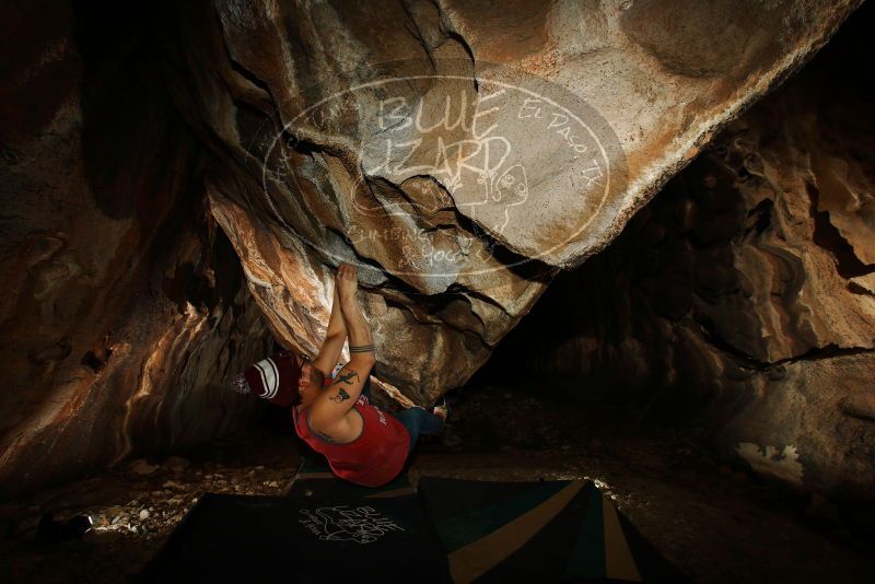 Bouldering in Hueco Tanks on 11/23/2018 with Blue Lizard Climbing and Yoga

Filename: SRM_20181123_1725520.jpg
Aperture: f/8.0
Shutter Speed: 1/250
Body: Canon EOS-1D Mark II
Lens: Canon EF 16-35mm f/2.8 L