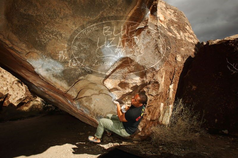 Bouldering in Hueco Tanks on 12/02/2018 with Blue Lizard Climbing and Yoga

Filename: SRM_20181202_1445190.jpg
Aperture: f/8.0
Shutter Speed: 1/320
Body: Canon EOS-1D Mark II
Lens: Canon EF 16-35mm f/2.8 L