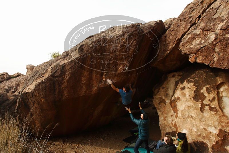 Bouldering in Hueco Tanks on 12/21/2018 with Blue Lizard Climbing and Yoga

Filename: SRM_20181221_1500410.jpg
Aperture: f/8.0
Shutter Speed: 1/250
Body: Canon EOS-1D Mark II
Lens: Canon EF 16-35mm f/2.8 L