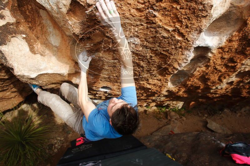 Bouldering in Hueco Tanks on 12/21/2018 with Blue Lizard Climbing and Yoga

Filename: SRM_20181221_1515561.jpg
Aperture: f/5.6
Shutter Speed: 1/320
Body: Canon EOS-1D Mark II
Lens: Canon EF 16-35mm f/2.8 L