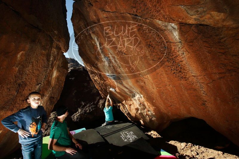 Bouldering in Hueco Tanks on 12/24/2018 with Blue Lizard Climbing and Yoga

Filename: SRM_20181224_1541500.jpg
Aperture: f/8.0
Shutter Speed: 1/250
Body: Canon EOS-1D Mark II
Lens: Canon EF 16-35mm f/2.8 L