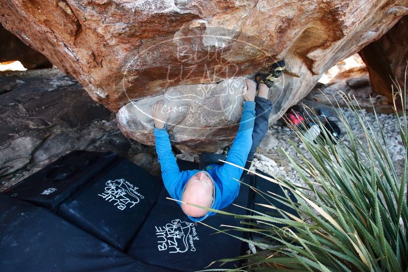 Bouldering in Hueco Tanks on 12/30/2018 with Blue Lizard Climbing and Yoga

Filename: SRM_20181230_1630190.jpg
Aperture: f/4.0
Shutter Speed: 1/250
Body: Canon EOS-1D Mark II
Lens: Canon EF 16-35mm f/2.8 L