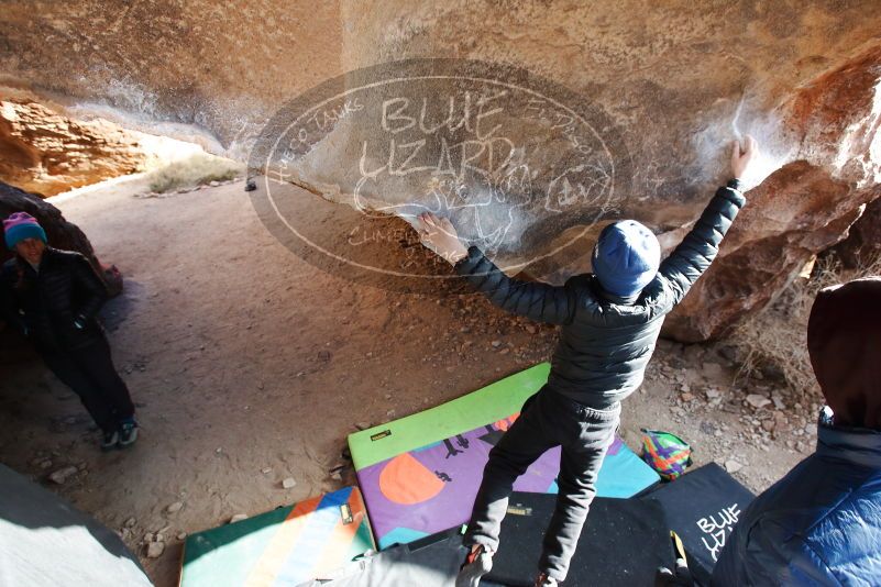 Bouldering in Hueco Tanks on 01/02/2019 with Blue Lizard Climbing and Yoga

Filename: SRM_20190102_1052590.jpg
Aperture: f/5.0
Shutter Speed: 1/250
Body: Canon EOS-1D Mark II
Lens: Canon EF 16-35mm f/2.8 L