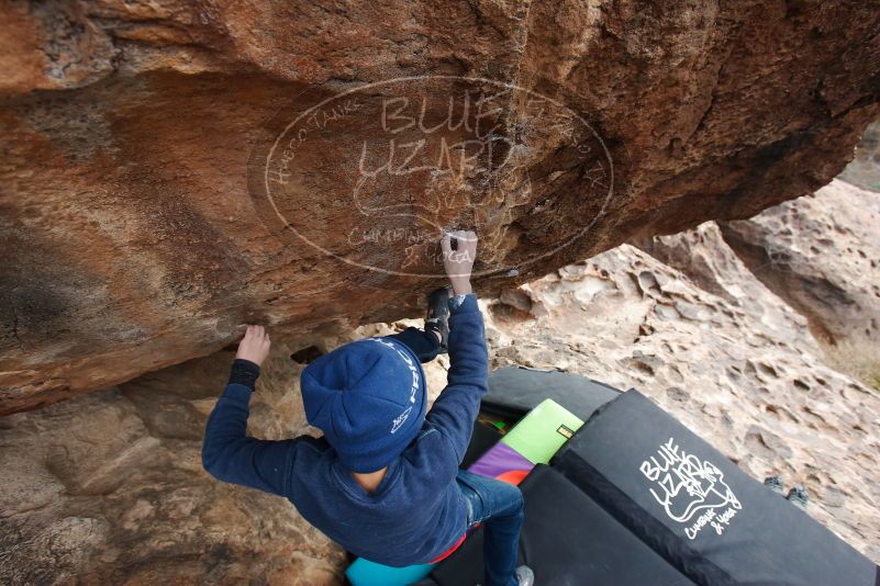 Bouldering in Hueco Tanks on 01/02/2019 with Blue Lizard Climbing and Yoga

Filename: SRM_20190102_1433280.jpg
Aperture: f/5.6
Shutter Speed: 1/320
Body: Canon EOS-1D Mark II
Lens: Canon EF 16-35mm f/2.8 L