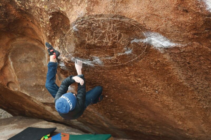 Bouldering in Hueco Tanks on 01/02/2019 with Blue Lizard Climbing and Yoga

Filename: SRM_20190102_1711590.jpg
Aperture: f/2.8
Shutter Speed: 1/250
Body: Canon EOS-1D Mark II
Lens: Canon EF 50mm f/1.8 II