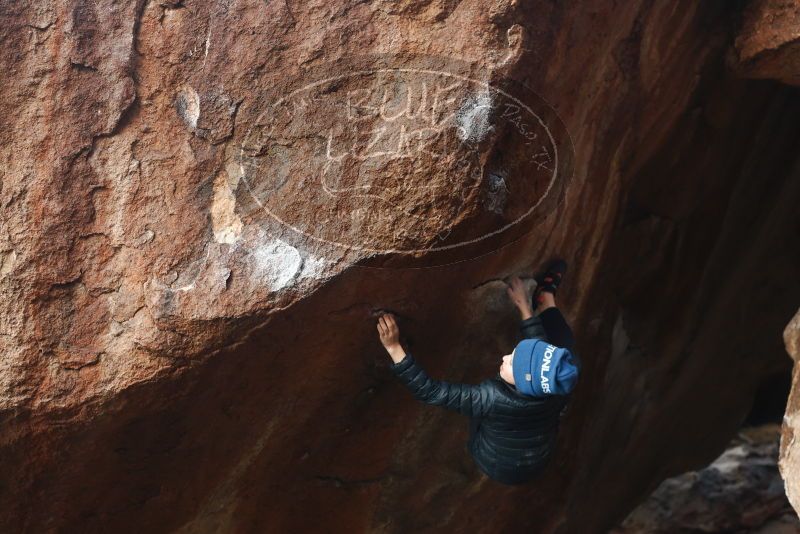 Bouldering in Hueco Tanks on 01/01/2019 with Blue Lizard Climbing and Yoga

Filename: SRM_20190101_1129220.jpg
Aperture: f/3.2
Shutter Speed: 1/250
Body: Canon EOS-1D Mark II
Lens: Canon EF 50mm f/1.8 II