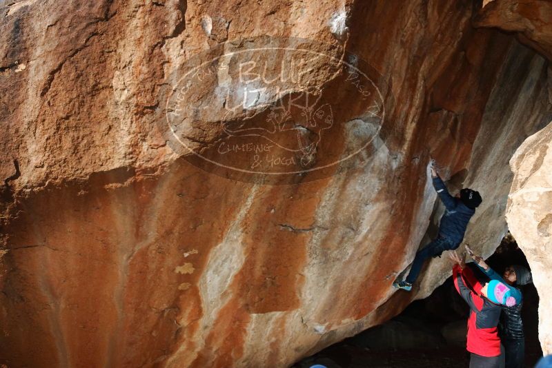 Bouldering in Hueco Tanks on 01/01/2019 with Blue Lizard Climbing and Yoga

Filename: SRM_20190101_1204060.jpg
Aperture: f/8.0
Shutter Speed: 1/250
Body: Canon EOS-1D Mark II
Lens: Canon EF 16-35mm f/2.8 L