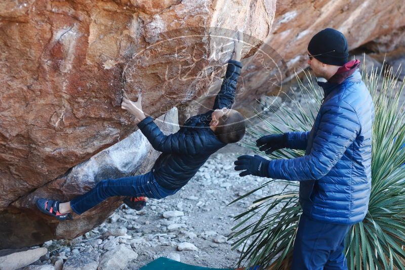 Bouldering in Hueco Tanks on 01/01/2019 with Blue Lizard Climbing and Yoga

Filename: SRM_20190101_1333290.jpg
Aperture: f/3.2
Shutter Speed: 1/250
Body: Canon EOS-1D Mark II
Lens: Canon EF 50mm f/1.8 II