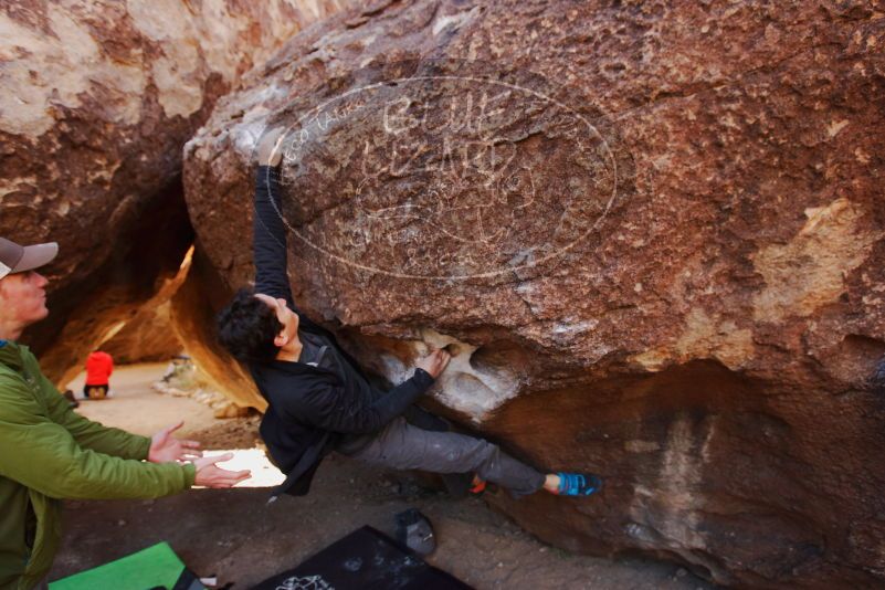 Bouldering in Hueco Tanks on 01/05/2019 with Blue Lizard Climbing and Yoga

Filename: SRM_20190105_1118160.jpg
Aperture: f/4.0
Shutter Speed: 1/200
Body: Canon EOS-1D Mark II
Lens: Canon EF 16-35mm f/2.8 L