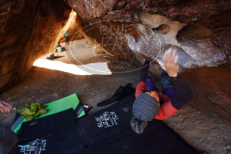 Bouldering in Hueco Tanks on 01/05/2019 with Blue Lizard Climbing and Yoga

Filename: SRM_20190105_1125121.jpg
Aperture: f/4.5
Shutter Speed: 1/200
Body: Canon EOS-1D Mark II
Lens: Canon EF 16-35mm f/2.8 L