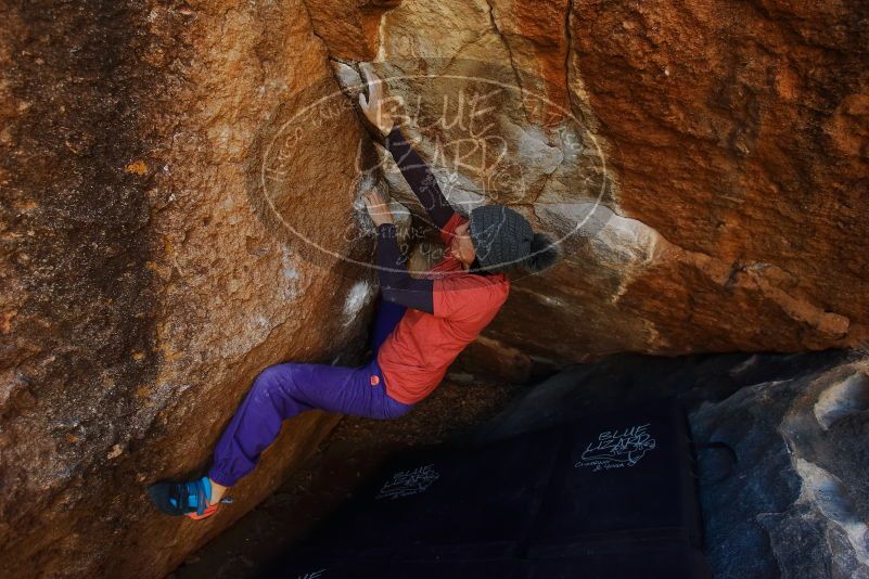 Bouldering in Hueco Tanks on 01/05/2019 with Blue Lizard Climbing and Yoga

Filename: SRM_20190105_1220180.jpg
Aperture: f/3.5
Shutter Speed: 1/200
Body: Canon EOS-1D Mark II
Lens: Canon EF 16-35mm f/2.8 L