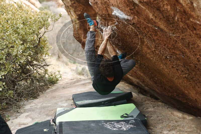 Bouldering in Hueco Tanks on 01/06/2019 with Blue Lizard Climbing and Yoga

Filename: SRM_20190106_1321170.jpg
Aperture: f/2.8
Shutter Speed: 1/250
Body: Canon EOS-1D Mark II
Lens: Canon EF 50mm f/1.8 II