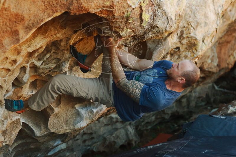 Bouldering in Hueco Tanks on 01/12/2019 with Blue Lizard Climbing and Yoga

Filename: SRM_20190112_1133410.jpg
Aperture: f/3.2
Shutter Speed: 1/250
Body: Canon EOS-1D Mark II
Lens: Canon EF 50mm f/1.8 II