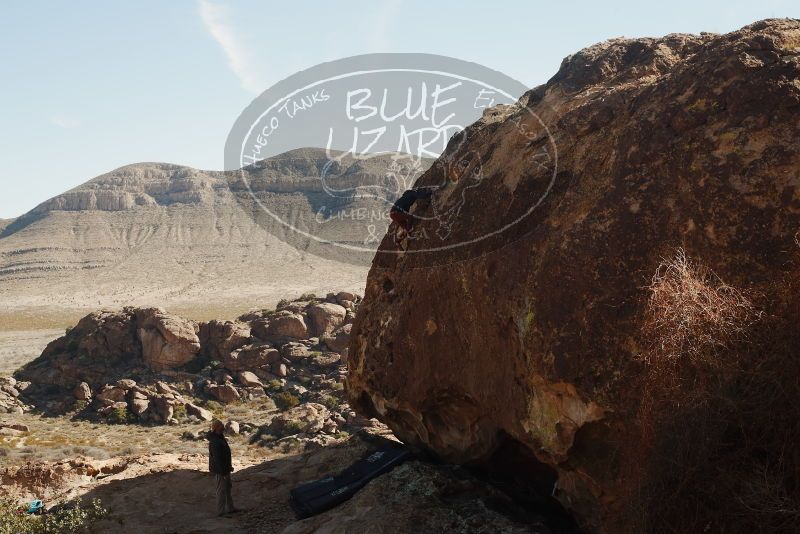 Bouldering in Hueco Tanks on 01/12/2019 with Blue Lizard Climbing and Yoga

Filename: SRM_20190112_1230410.jpg
Aperture: f/8.0
Shutter Speed: 1/250
Body: Canon EOS-1D Mark II
Lens: Canon EF 50mm f/1.8 II