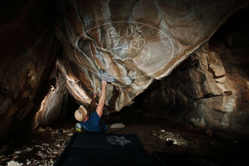 Bouldering in Hueco Tanks on 01/12/2019 with Blue Lizard Climbing and Yoga

Filename: SRM_20190112_1504040.jpg
Aperture: f/8.0
Shutter Speed: 1/250
Body: Canon EOS-1D Mark II
Lens: Canon EF 16-35mm f/2.8 L