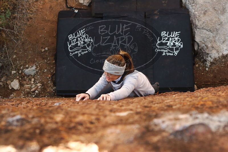 Bouldering in Hueco Tanks on 01/13/2019 with Blue Lizard Climbing and Yoga

Filename: SRM_20190113_1254300.jpg
Aperture: f/4.0
Shutter Speed: 1/320
Body: Canon EOS-1D Mark II
Lens: Canon EF 50mm f/1.8 II