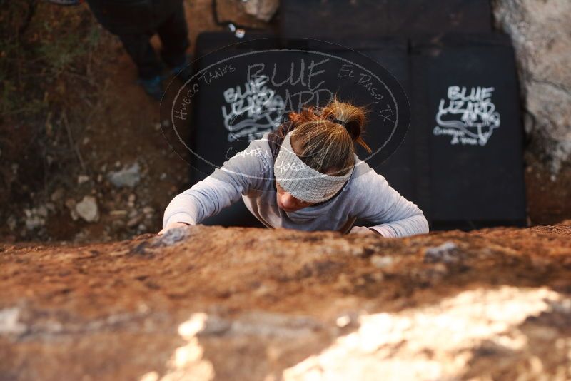 Bouldering in Hueco Tanks on 01/13/2019 with Blue Lizard Climbing and Yoga

Filename: SRM_20190113_1255061.jpg
Aperture: f/2.8
Shutter Speed: 1/1000
Body: Canon EOS-1D Mark II
Lens: Canon EF 50mm f/1.8 II