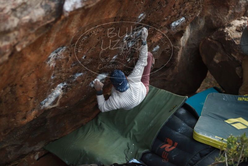 Bouldering in Hueco Tanks on 01/19/2019 with Blue Lizard Climbing and Yoga

Filename: SRM_20190119_1823230.jpg
Aperture: f/2.2
Shutter Speed: 1/250
Body: Canon EOS-1D Mark II
Lens: Canon EF 50mm f/1.8 II